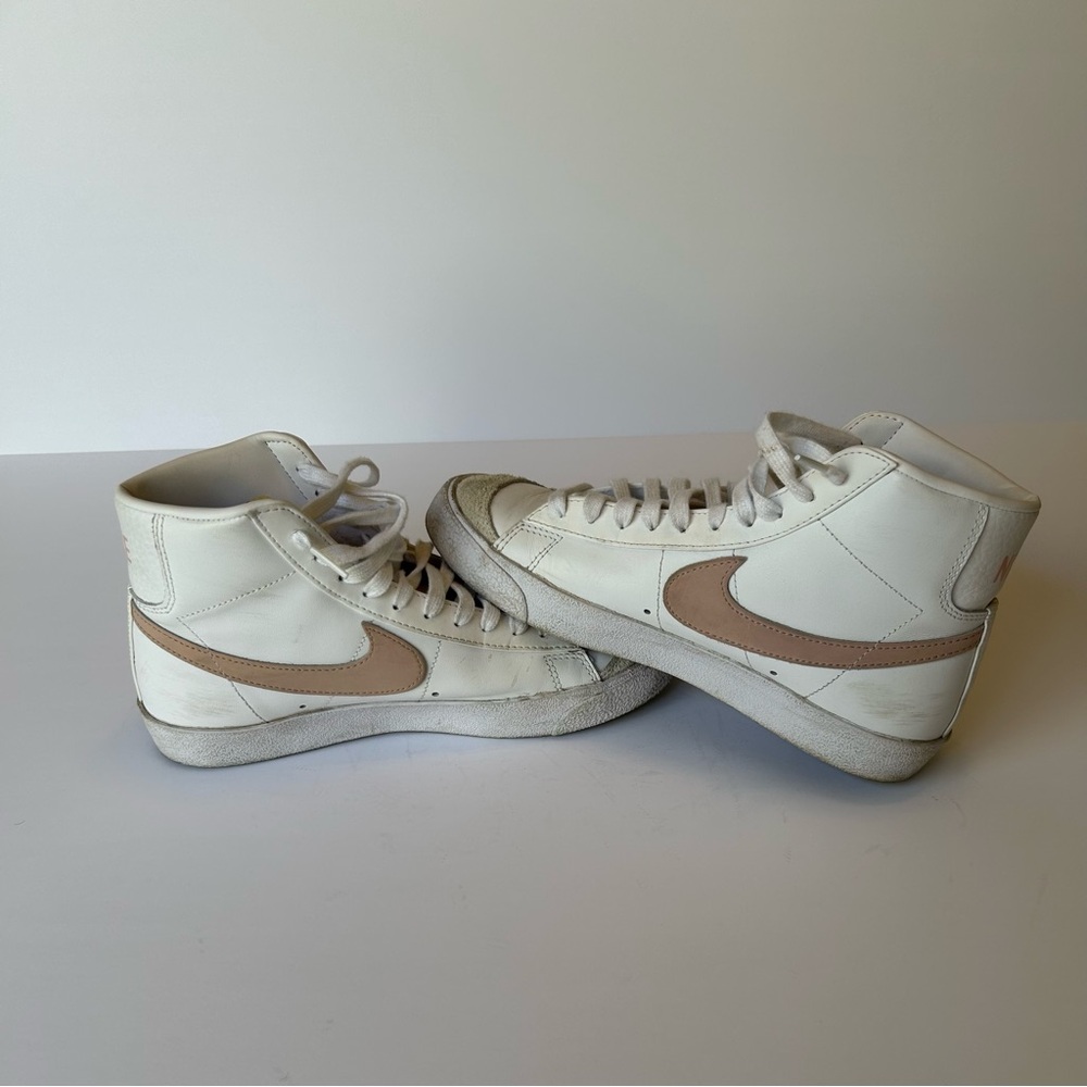 Nike Blazer ‘77 Vintage Style Mid Sneakers